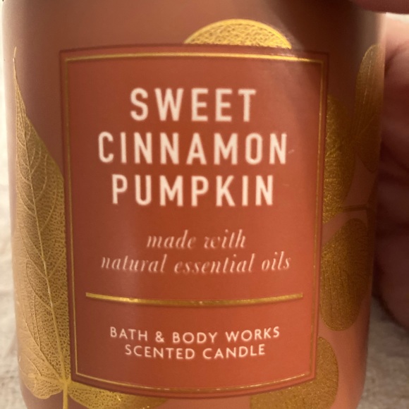 Bath & Body Works Sweet Cinnamon Pumpkin Scented Candle - Picture 2 of 3